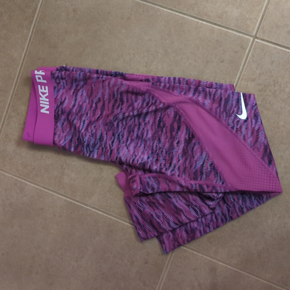 Nike Pro Capri Leggings
